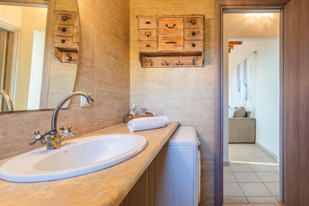 Mani Panoramic Seaviews - Luxury Summer Haven Leuktron Buitenkant foto