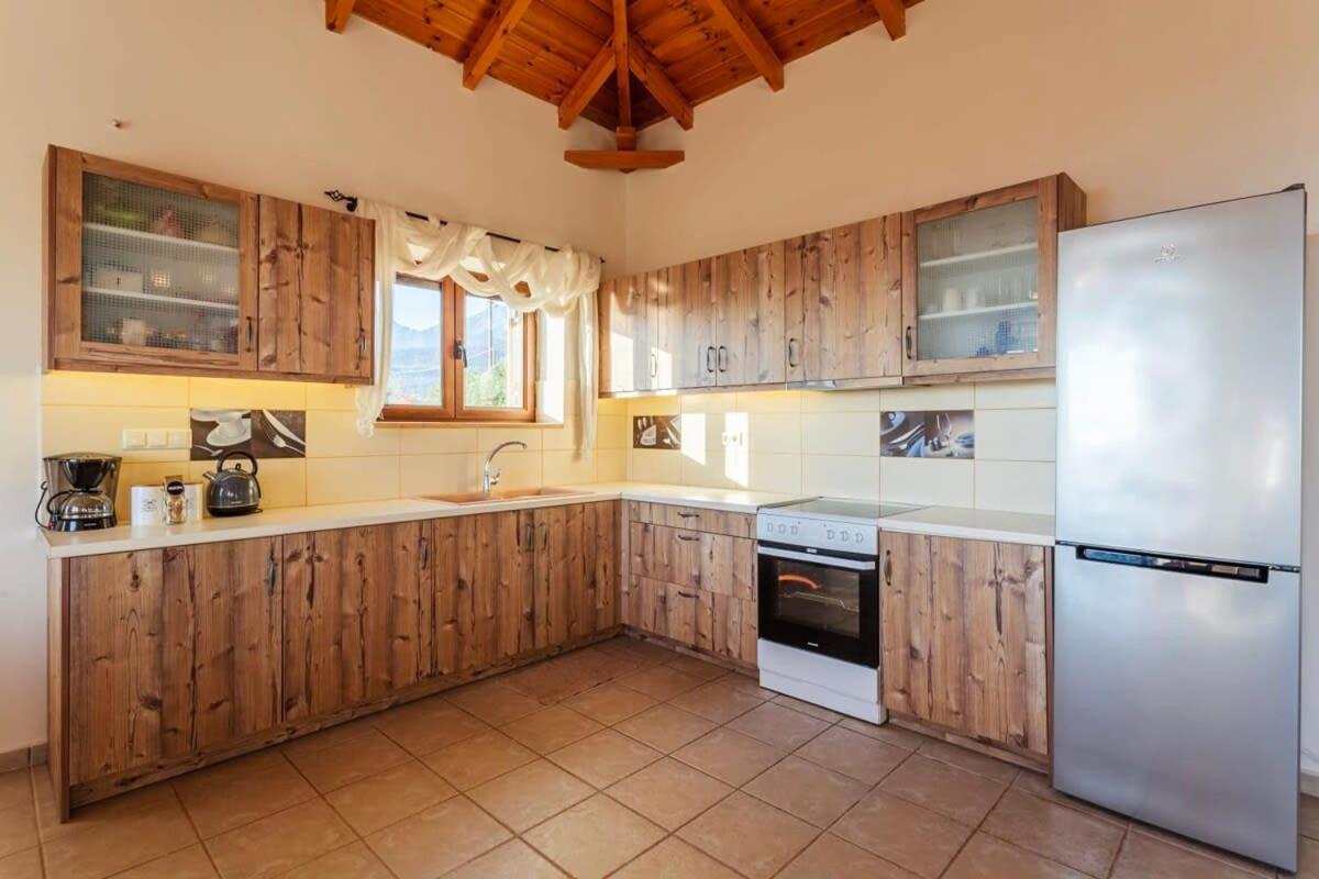 Mani Panoramic Seaviews - Luxury Summer Haven Leuktron Buitenkant foto