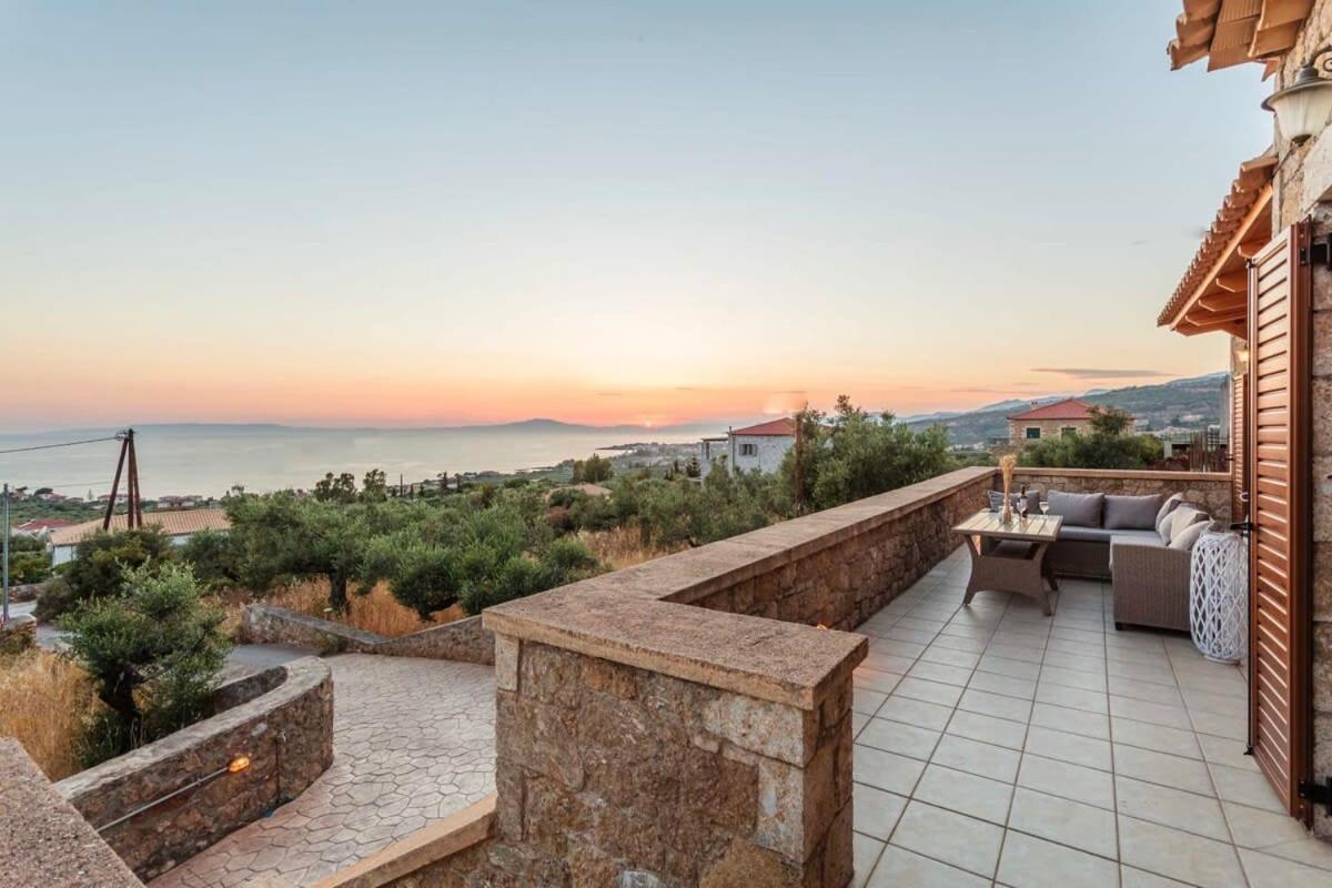 Mani Panoramic Seaviews - Luxury Summer Haven Leuktron Buitenkant foto