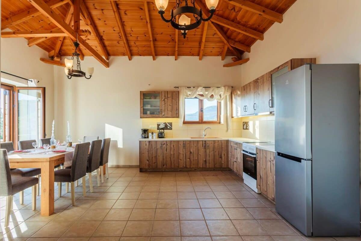 Mani Panoramic Seaviews - Luxury Summer Haven Leuktron Buitenkant foto